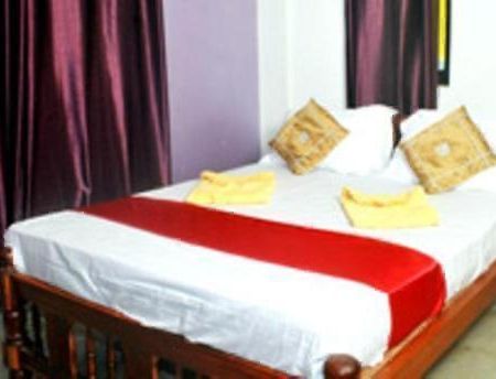 Calangute Beach Side Hotel ภายนอก รูปภาพ