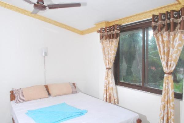 Calangute Beach Side Hotel ภายนอก รูปภาพ