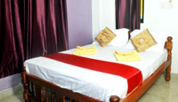 Calangute Beach Side Hotel ภายนอก รูปภาพ
