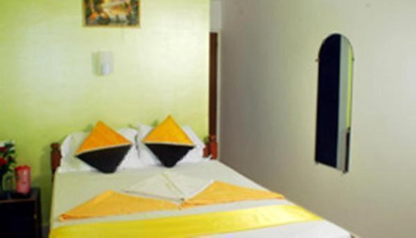 Calangute Beach Side Hotel ภายนอก รูปภาพ